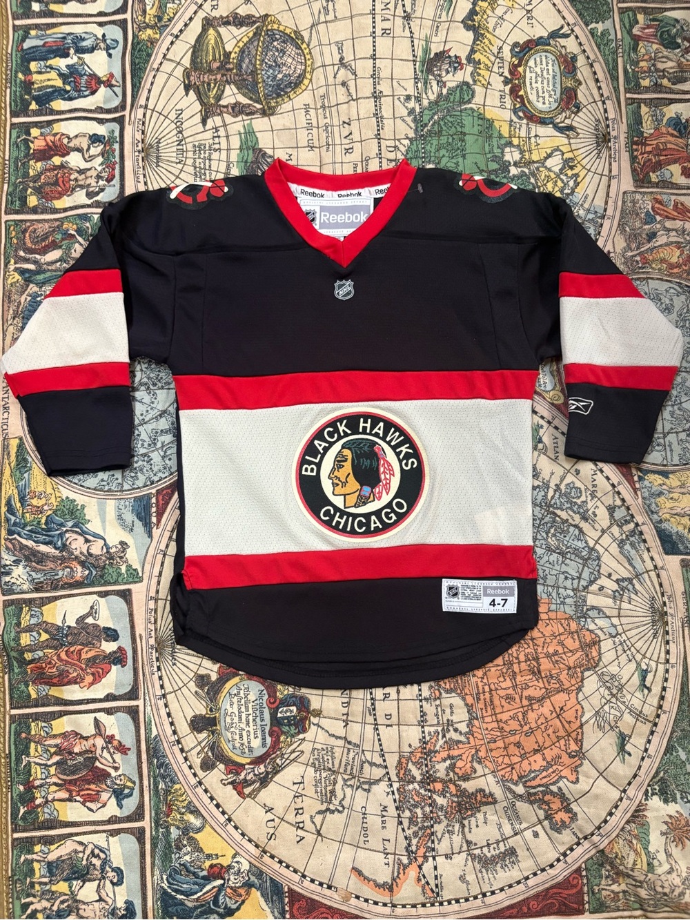 Reebok Chicago Blackhawks Youth Hockey Jersey - Black Red White